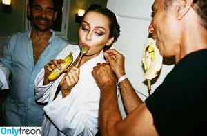 Miley Cyrus / MileyCyrus nude photo #3590