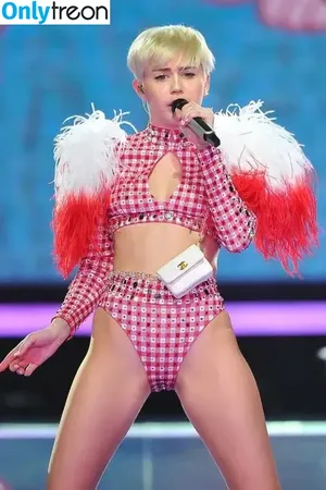 Miley Cyrus / MileyCyrus nude photo #3639