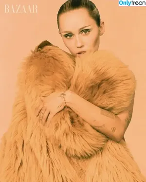 Miley Cyrus / MileyCyrus nude photo #3659