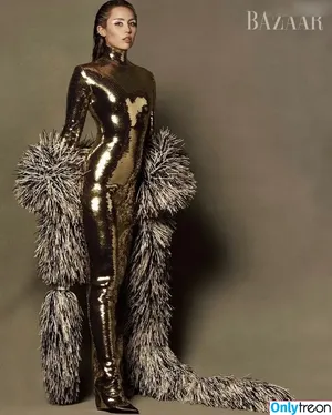 Miley Cyrus / MileyCyrus nude photo #3665