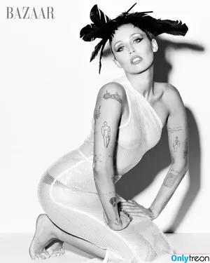 Miley Cyrus / MileyCyrus nude photo #3672