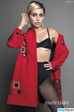 Miley Cyrus / MileyCyrus nude photo #3678