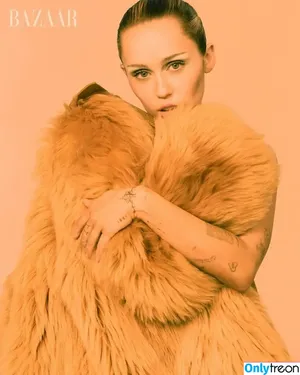 Miley Cyrus / MileyCyrus nude photo #3691