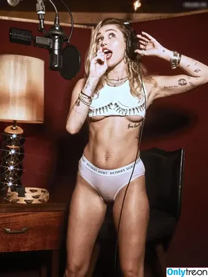 Miley Cyrus / MileyCyrus nude photo #3703