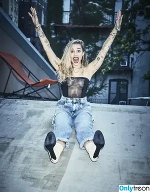 Miley Cyrus / MileyCyrus nude photo #3757