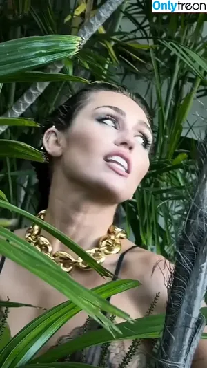 Miley Cyrus / MileyCyrus nude photo #3773
