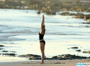 Miley Cyrus / MileyCyrus nude photo #3847