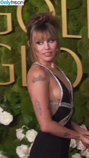 Miley Cyrus / MileyCyrus nude photo #3923