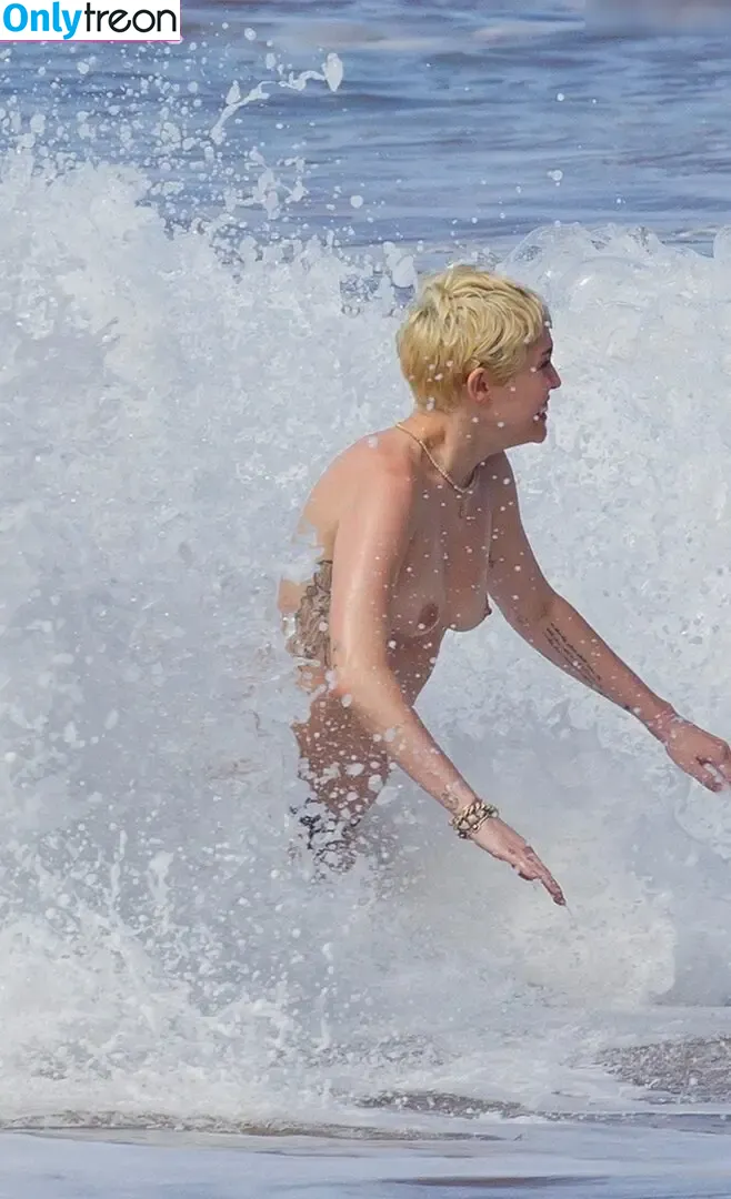 Miley Cyrus nude photo #3110 (MileyCyrus)