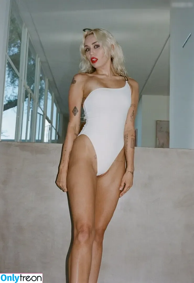 Miley Cyrus nude photo #3140 (MileyCyrus)