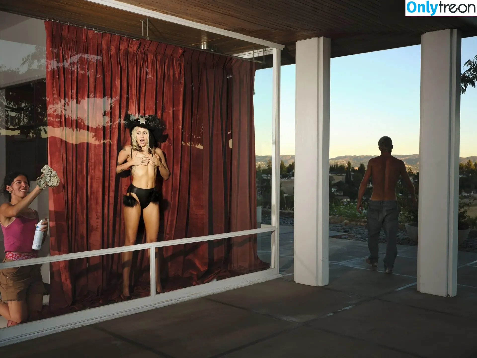 Miley Cyrus nude photo #3171 (MileyCyrus)