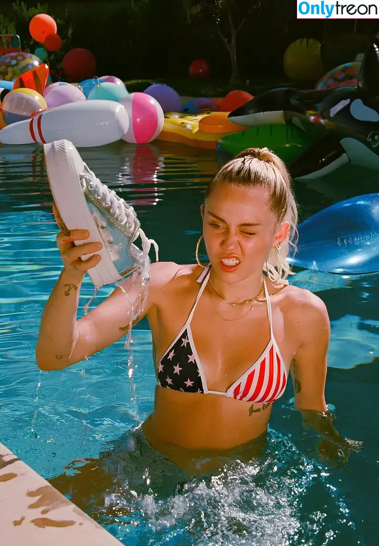 Miley Cyrus nude photo #3265 (MileyCyrus)