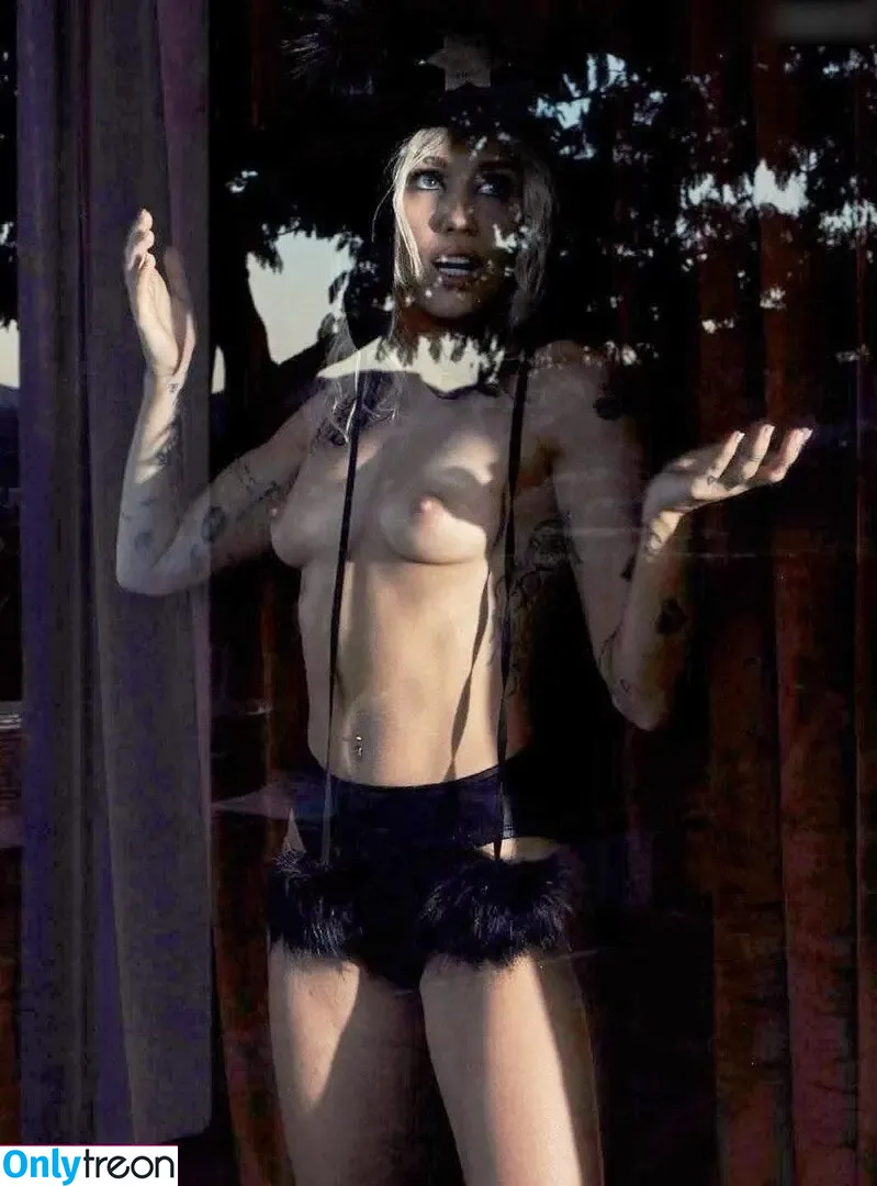 Miley Cyrus nude photo #3277 (MileyCyrus)
