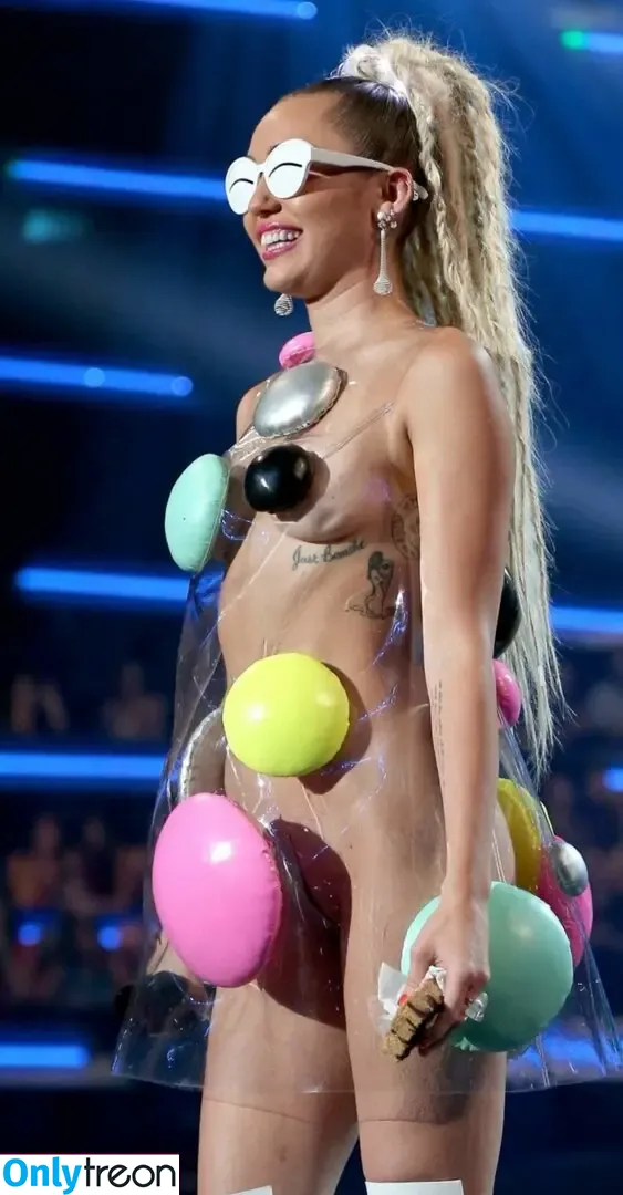 Miley Cyrus nude photo #3311 (MileyCyrus)
