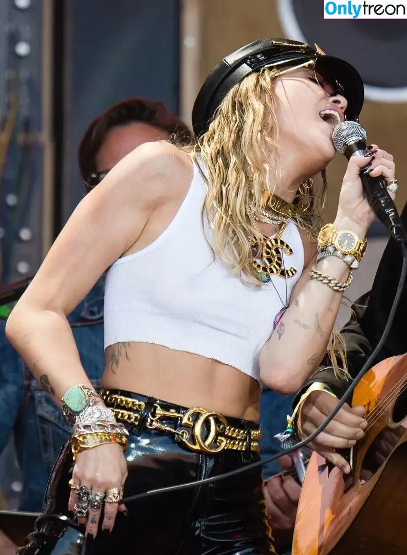 Miley Cyrus nude photo #3388 (MileyCyrus)