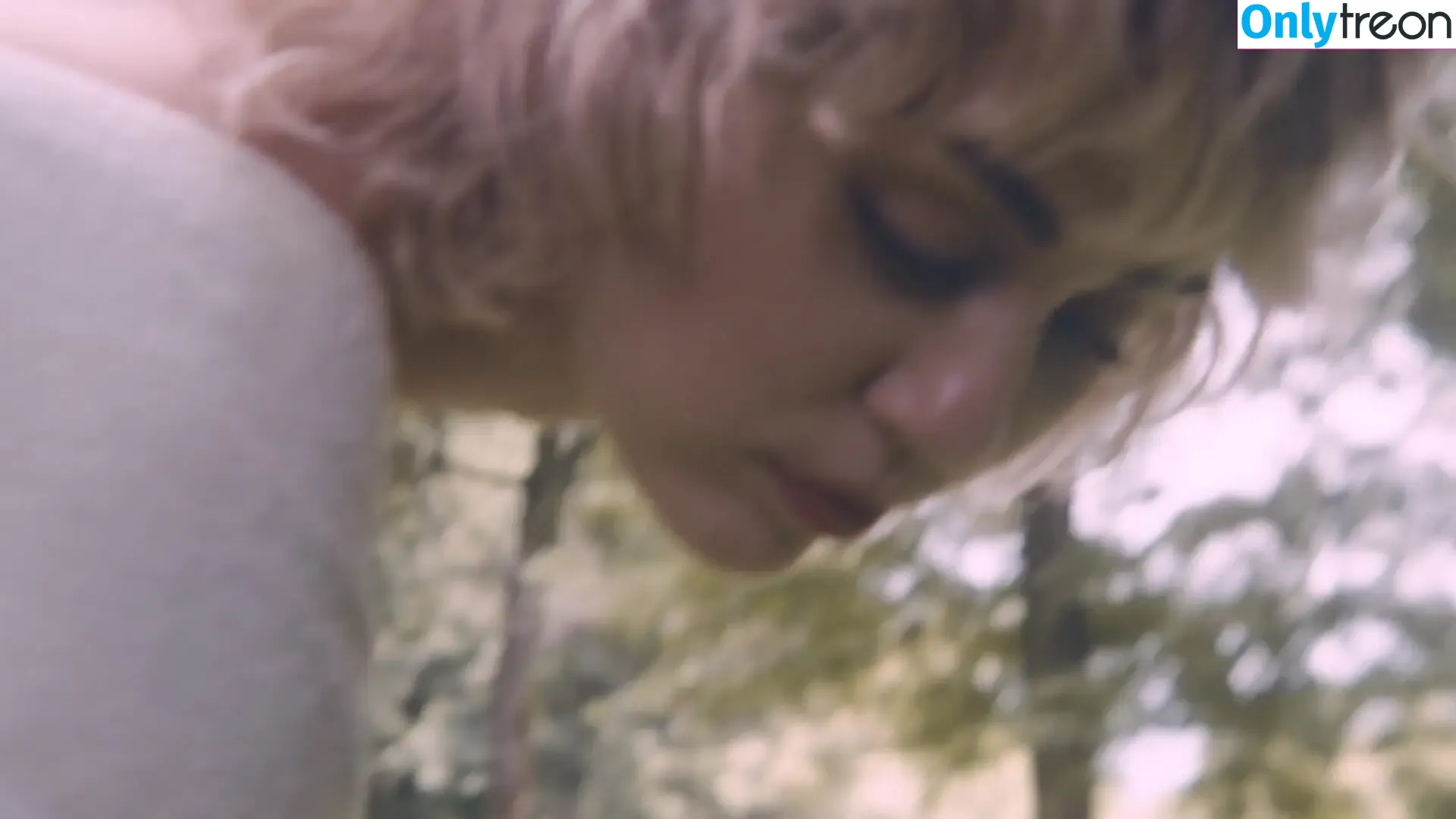 Miley Cyrus nude photo #3405 (MileyCyrus)