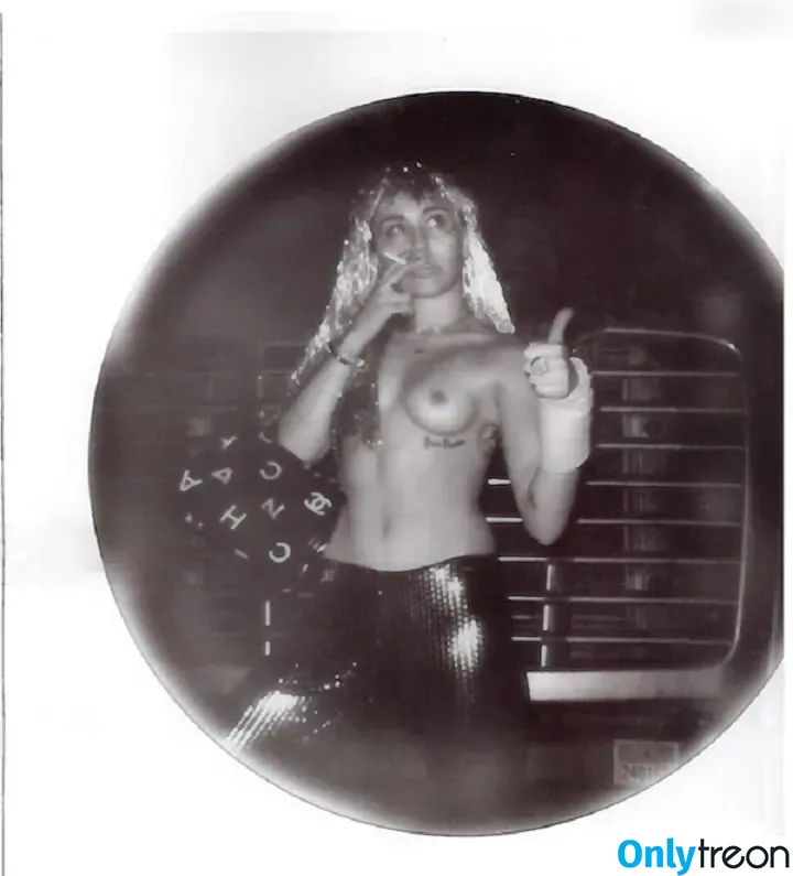 Miley Cyrus nude photo #3503 (MileyCyrus)