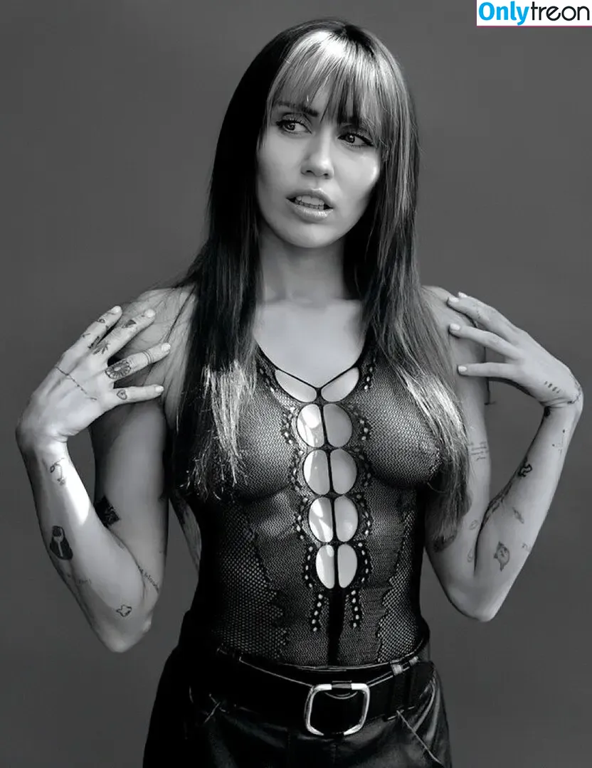 Miley Cyrus nude photo #3657 (MileyCyrus)