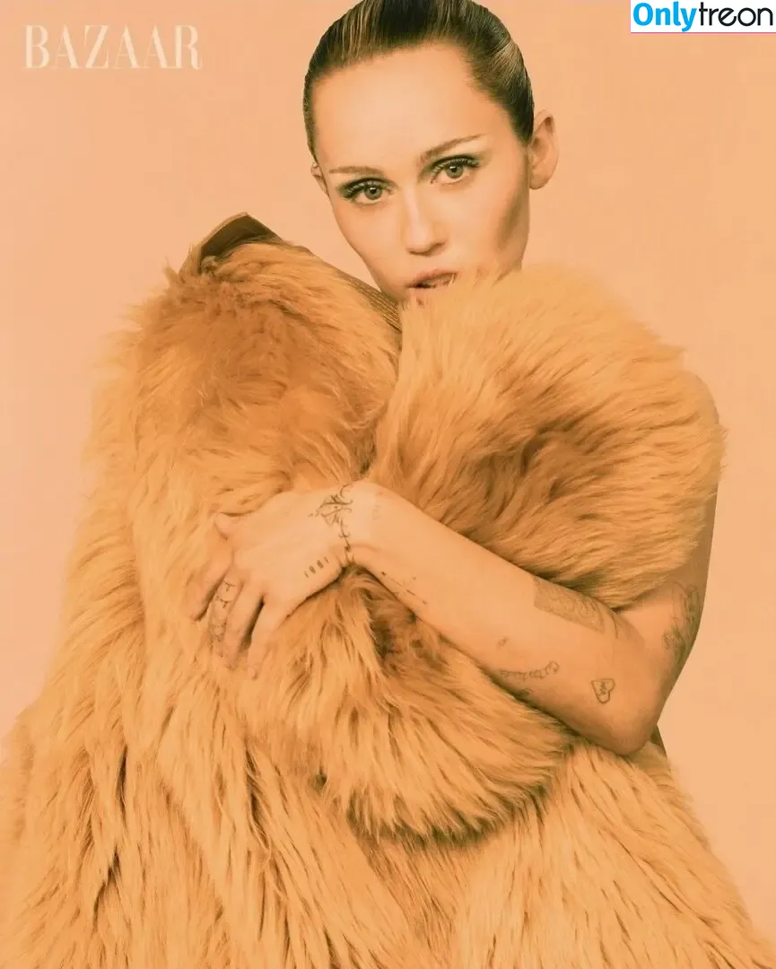 Miley Cyrus nude photo #3659 (MileyCyrus)