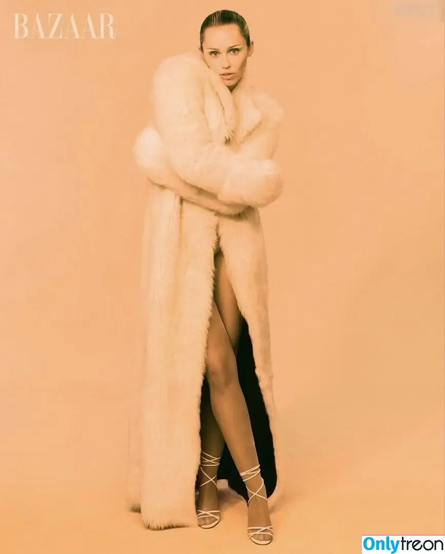 Miley Cyrus nude photo #3662 (MileyCyrus)