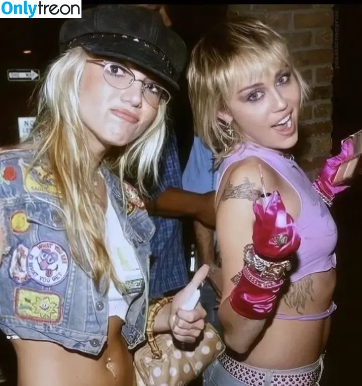 Miley Cyrus nude photo #3702 (MileyCyrus)