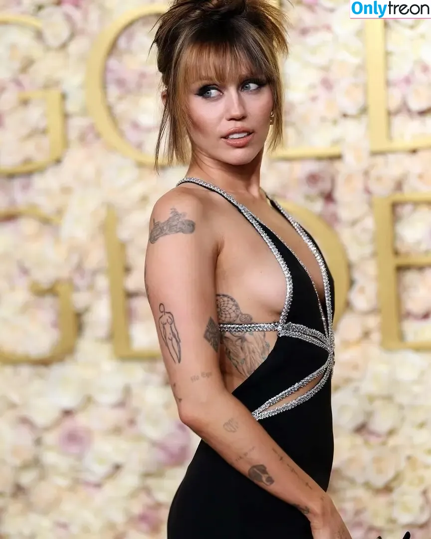 Miley Cyrus nude photo #3840 (MileyCyrus)