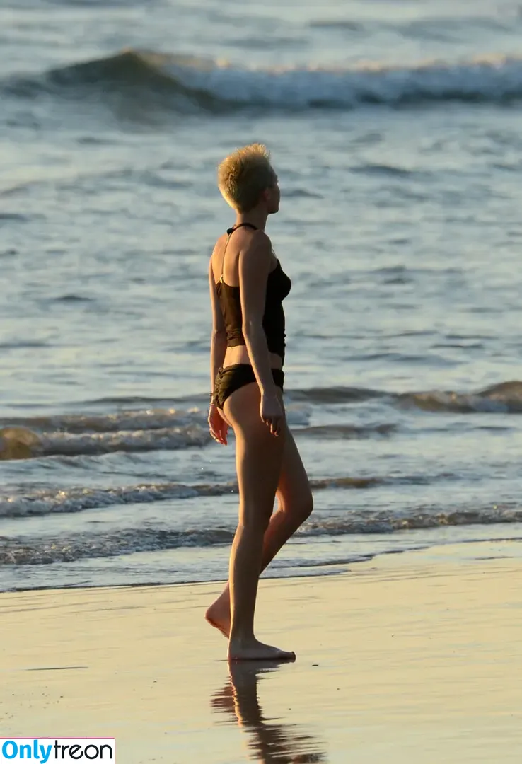 Miley Cyrus nude photo #3874 (MileyCyrus)