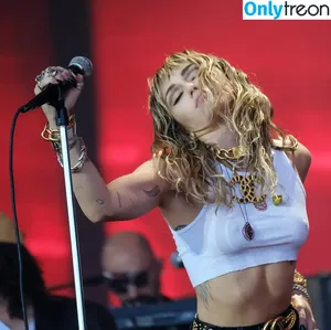 Miley Cyrus / MileyCyrus nude photo #4309