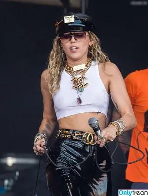Miley Cyrus / MileyCyrus nude photo #4313