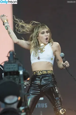 Miley Cyrus / MileyCyrus nude photo #4323