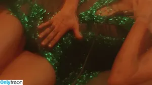 Miley Cyrus / MileyCyrus nude photo #4406