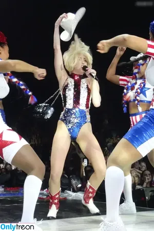 Miley Cyrus / MileyCyrus nude photo #4608
