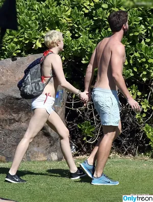 Miley Cyrus / MileyCyrus nude photo #4619