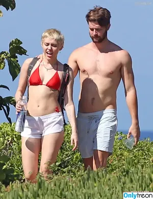 Miley Cyrus / MileyCyrus nude photo #4620