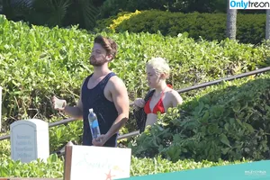 Miley Cyrus / MileyCyrus nude photo #4642