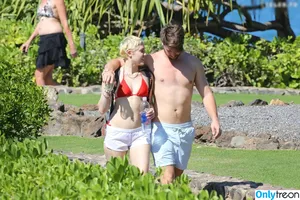 Miley Cyrus / MileyCyrus nude photo #4643