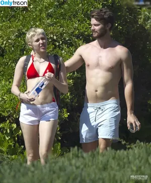 Miley Cyrus / MileyCyrus nude photo #4648