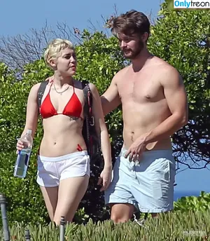 Miley Cyrus / MileyCyrus nude photo #4649