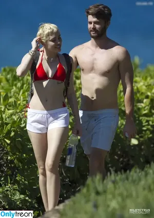 Miley Cyrus / MileyCyrus nude photo #4650