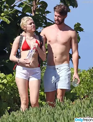 Miley Cyrus / MileyCyrus nude photo #4656