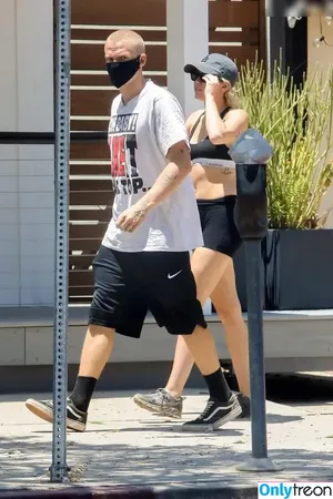 Miley Cyrus / MileyCyrus nude photo #4707