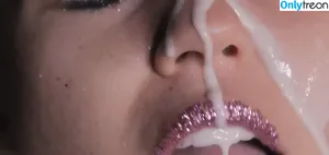 Miley Cyrus / MileyCyrus nude photo #4814
