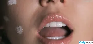 Miley Cyrus / MileyCyrus nude photo #4816