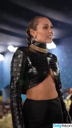 Miley Cyrus / MileyCyrus nude photo #4892