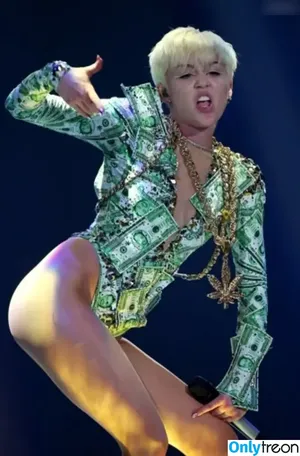 Miley Cyrus / MileyCyrus nude photo #4942