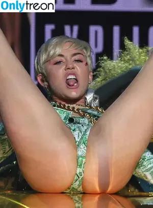 Miley Cyrus / MileyCyrus nude photo #4943
