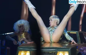 Miley Cyrus / MileyCyrus nude photo #4944