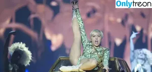 Miley Cyrus / MileyCyrus nude photo #4945