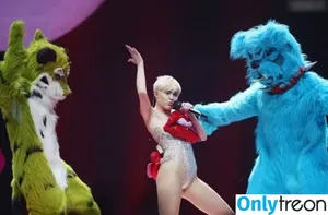 Miley Cyrus / MileyCyrus nude photo #4963