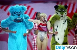 Miley Cyrus / MileyCyrus nude photo #4972
